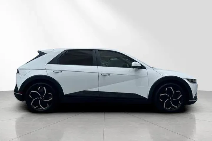 $27998 : Hyundai IONIQ 5 2024 SEL 4dr image 3
