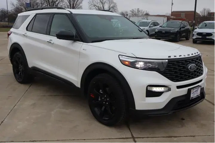 $35990 : Ford Explorer 2023 AWD ST-Li image 3
