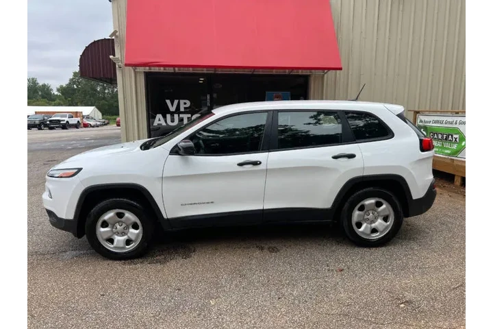 $8999 : 2017 Cherokee Sport image 9