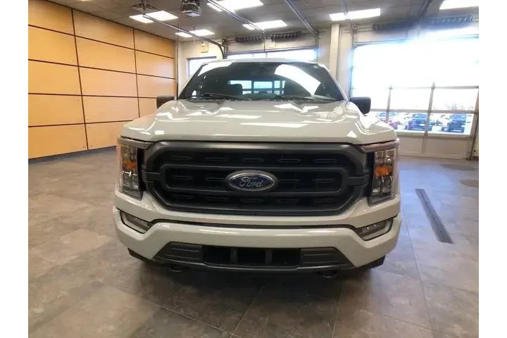 $38050 : Ford F-150 2023 4x4 XLT 4dr image 2