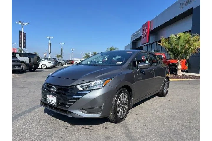 $17981 : Nissan Versa 2025 SV 4dr Sed image 3