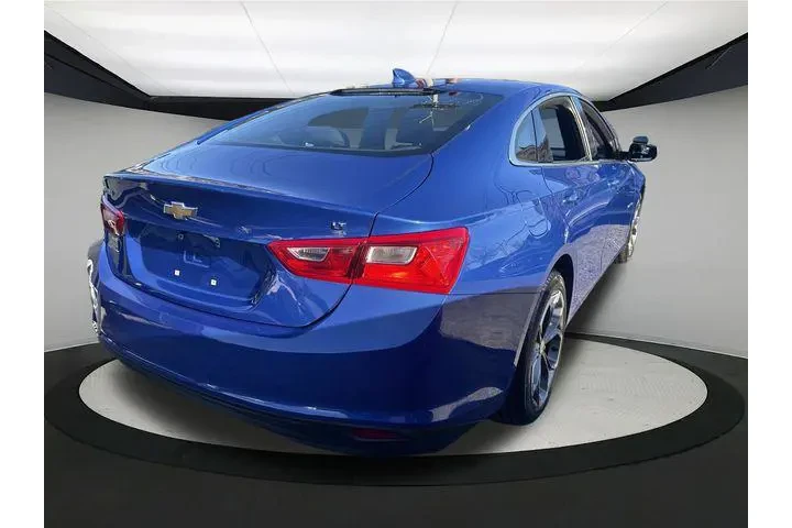 $17590 : Chevrolet Malibu 2023 LT 4dr image 9