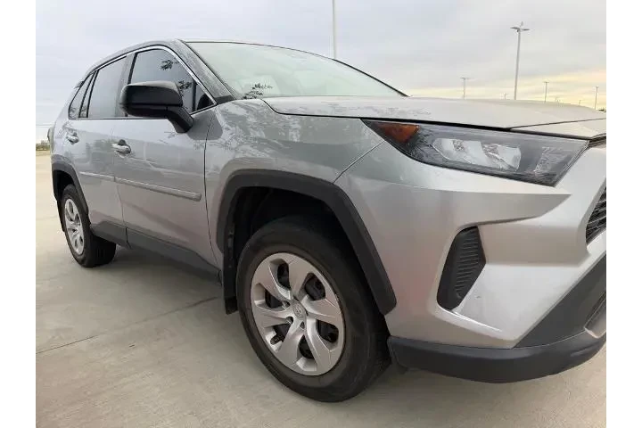 $25995 : Toyota RAV4 2022 LE 4dr SUV image 7