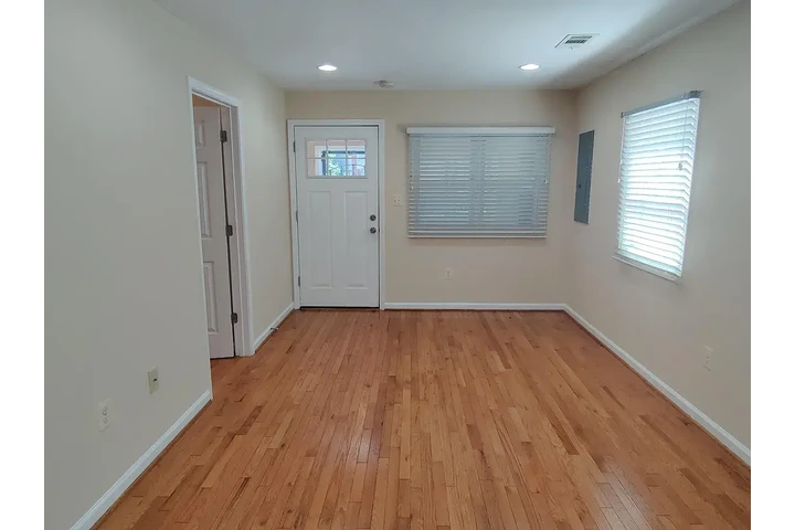 $1500 : Single Family home for rent in image 3