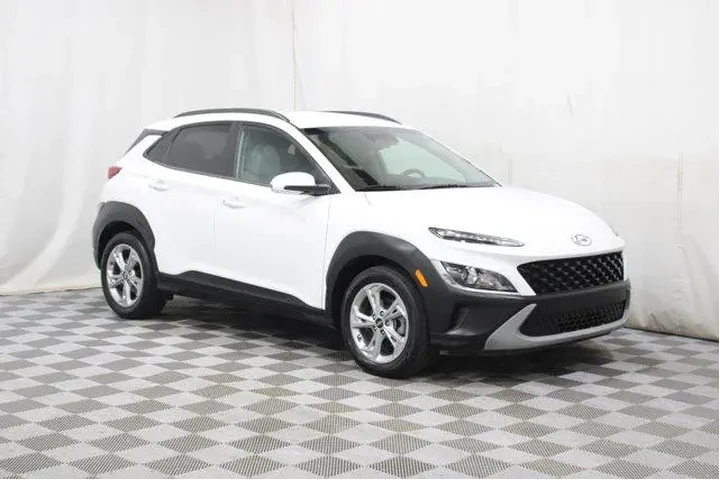 $21988 : Hyundai KONA 2023 SEL 4dr Cr image 1