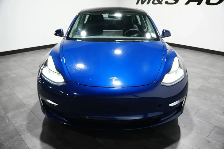 $22990 : 2022 Model 3 image 7