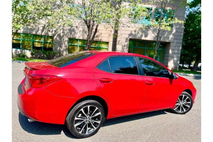 $15995 : 2017 Corolla SE image 9