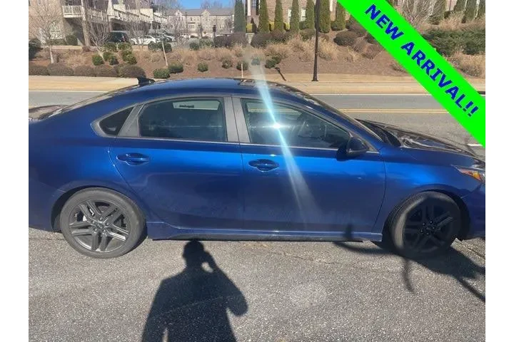 $17539 : Kia Forte 2021 GT-Line 4dr S image 2