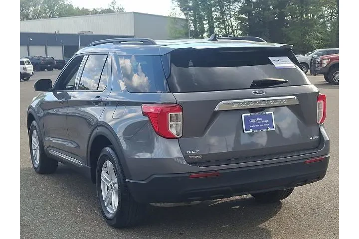 $33798 : Ford Explorer 2023 AWD XLT 4 image 4