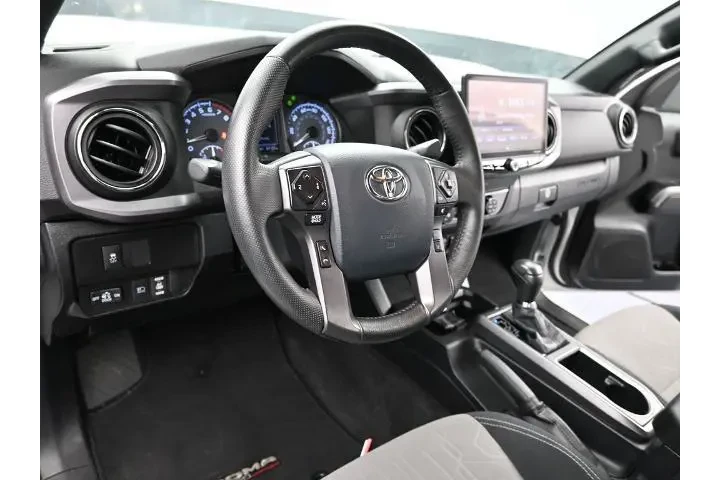 $33495 : Toyota Tacoma 2020 4x4 TRD P image 8