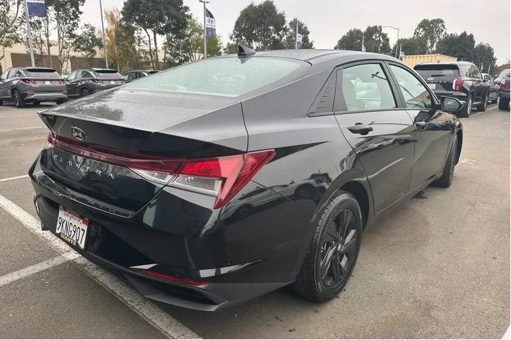 $15990 : Hyundai ELANTRA 2023 SEL 4dr image 3