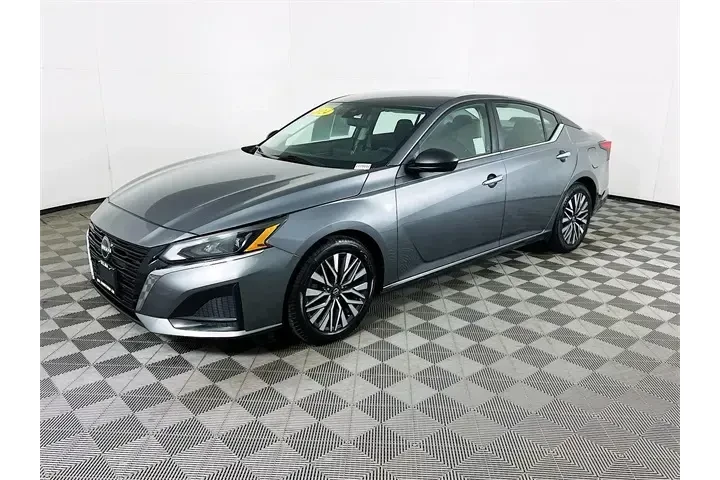 $18800 : Nissan Altima 2024 2.5 SV 4d image 3