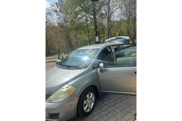 $3000 : 2009 Versa 1.8 S image 10