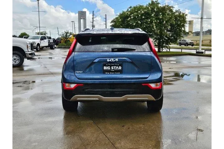 $23825 : Kia Niro EV 2024 Wind 4dr Cr image 4