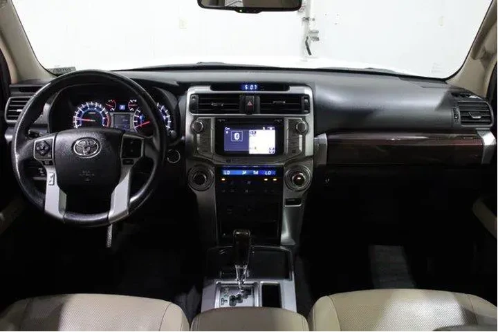 $30998 : Toyota 4Runner 2018 4x2 Limi image 2