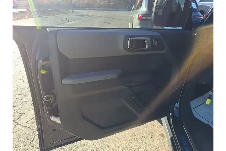 $28999 : Ford Bronco 2021 4x4 Base 4d image 9