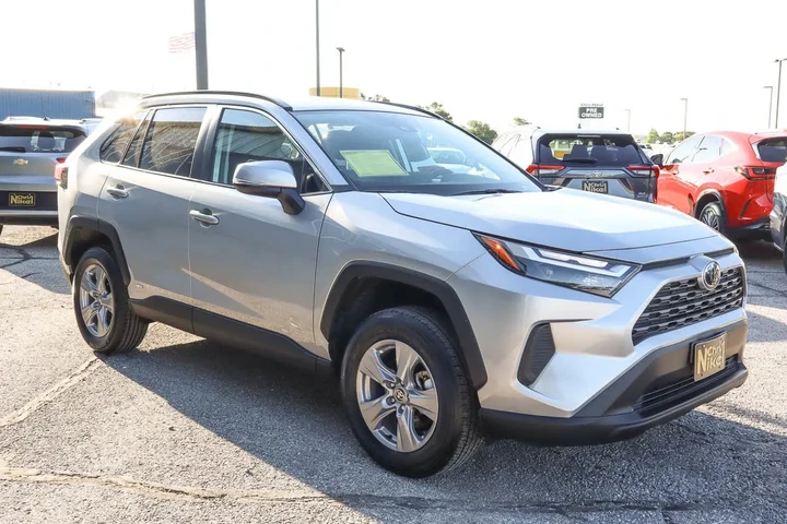 $34787 : 2025 RAV4 Hybrid XLE AWD image 3