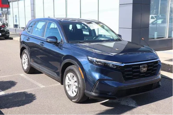 $25913 : Honda CR-V 2024 LX 4dr SUV image 3