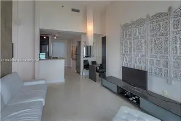 $4300 : Rental property with 1 bedro image 9