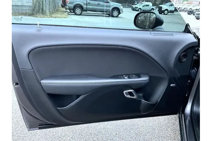 $29495 : Dodge Challenger 2023 AWD SX image 10