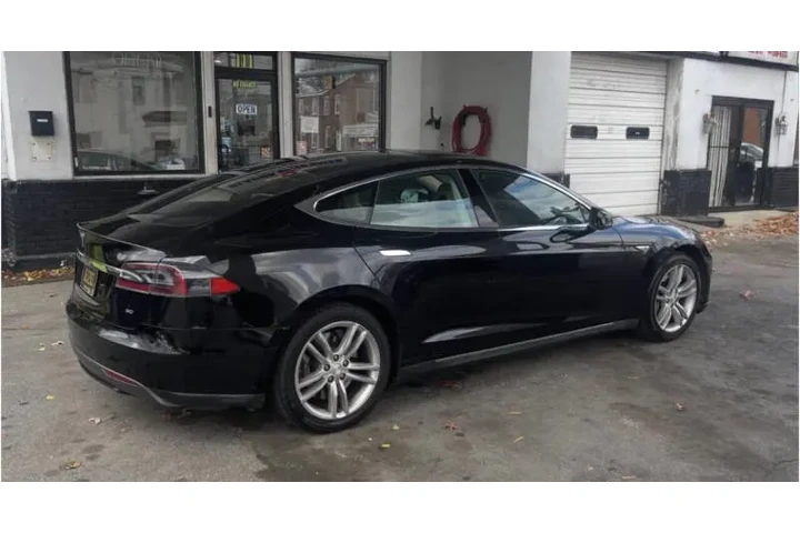$11799 : 2013 Model S image 4