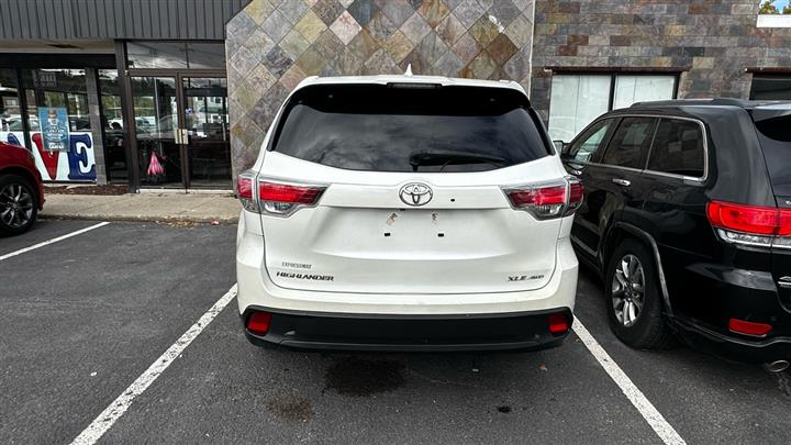 $15995 : 2016 Highlander image 5