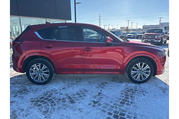 $29998 : 2023 CX-5 2.5 Turbo Signature image 4