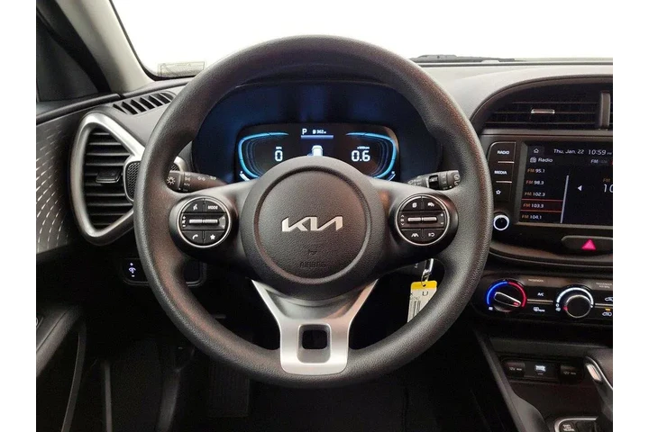 $17998 : Kia Soul 2024 LX 4dr Crossov image 10