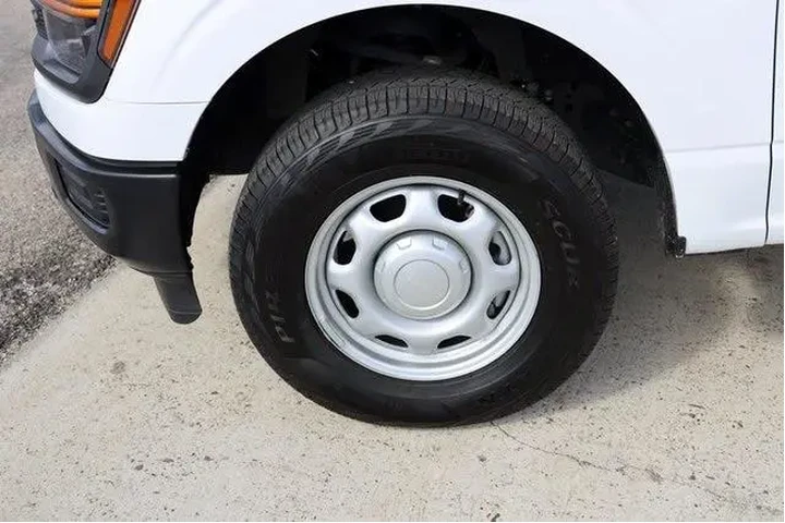 $39396 : Ford F-150 2024 4x4 XL 4dr S image 10