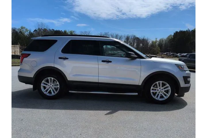 $9000 : Ford Explorer 2017 Base 4dr image 3