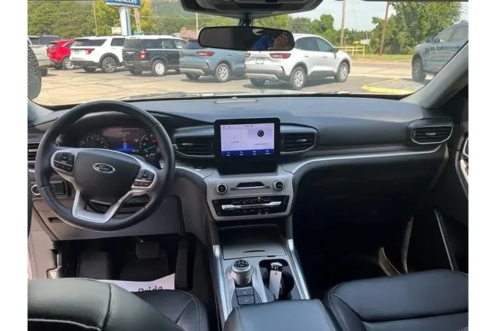 $33922 : Ford Explorer 2023 AWD XLT 4 image 8