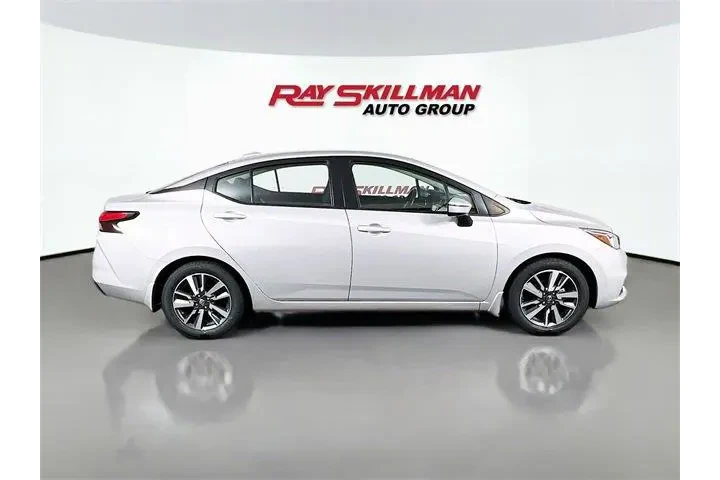 $17990 : Nissan Versa 2020 SV 4dr Sed image 8