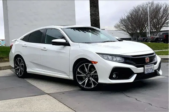 $18985 : Honda Civic 2018 Si 4dr Seda image 2