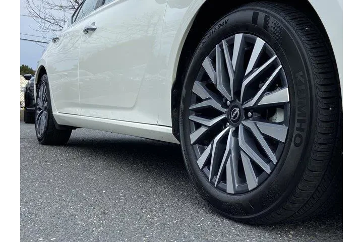 Nissan Altima 2025 2.5 SV 4d image 8