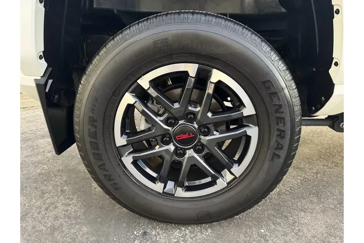 $36639 : Toyota Tacoma 2024 4x2 SR5 4 image 9