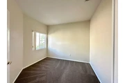 $900 : Wonderful open and spacious ! thumbnail