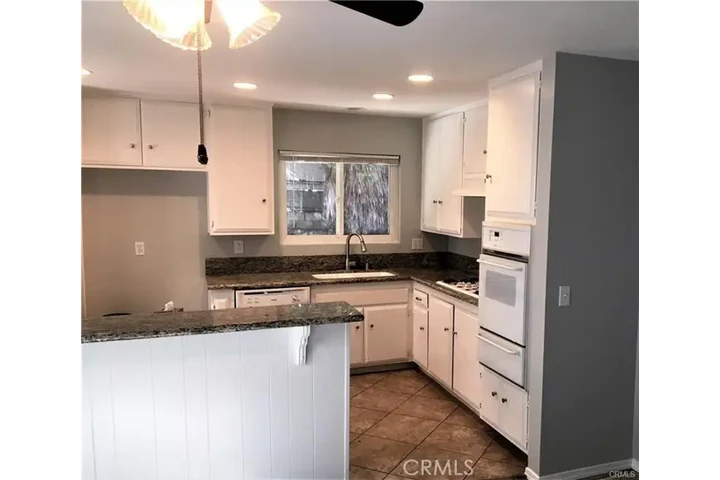$2550 : CUDAHY ESPACIOSA CASA image 4