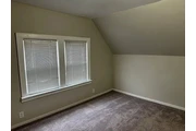 $800 : 2 Bed 2 Bath Apartment For Ren thumbnail