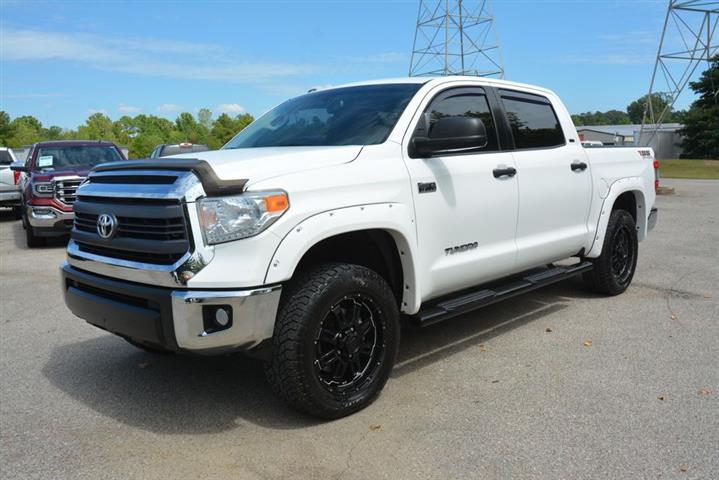 2015 Tundra SR5 image 1