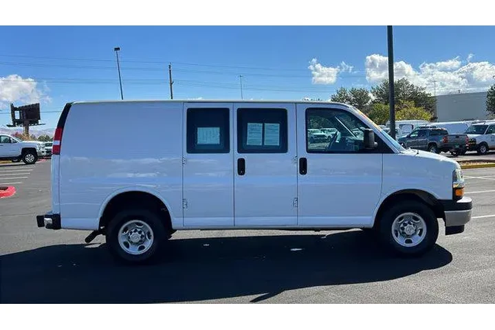 $31984 : Chevrolet Express 2023 2500 image 4