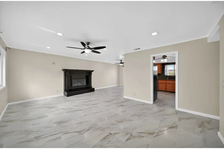 $2475 : 3 Bedroom House In Inglewood image 3