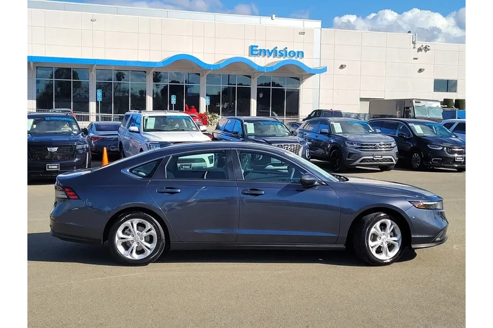 $25888 : Honda Accord 2025 LX 4dr Sed image 4