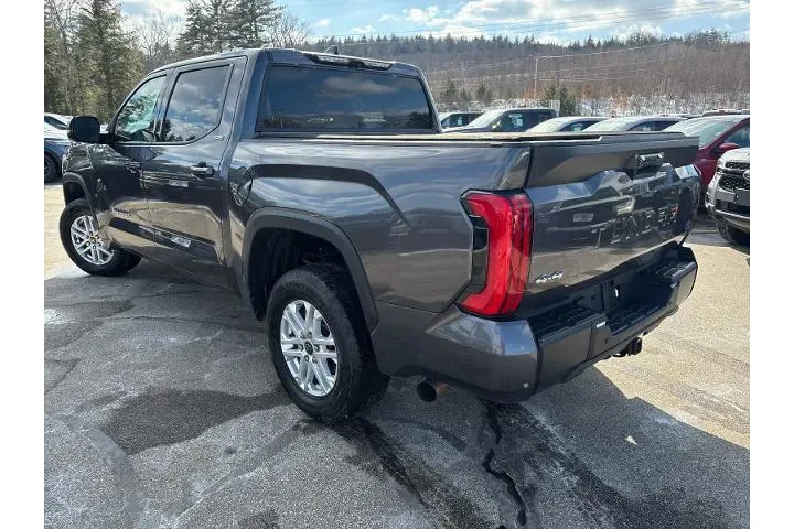 $38495 : Toyota Tundra 2022 4x4 SR5 4 image 6