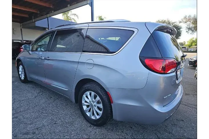 $18995 : Chrysler Pacifica 2018 Touri image 2