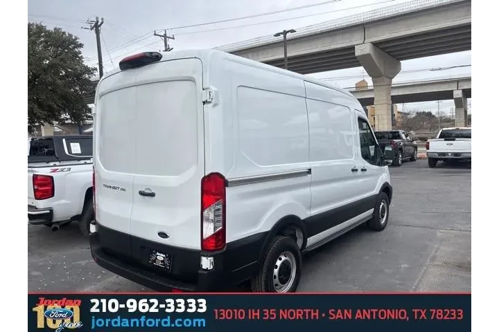 $33738 : Ford Transit 2023 250 3dr SW image 6