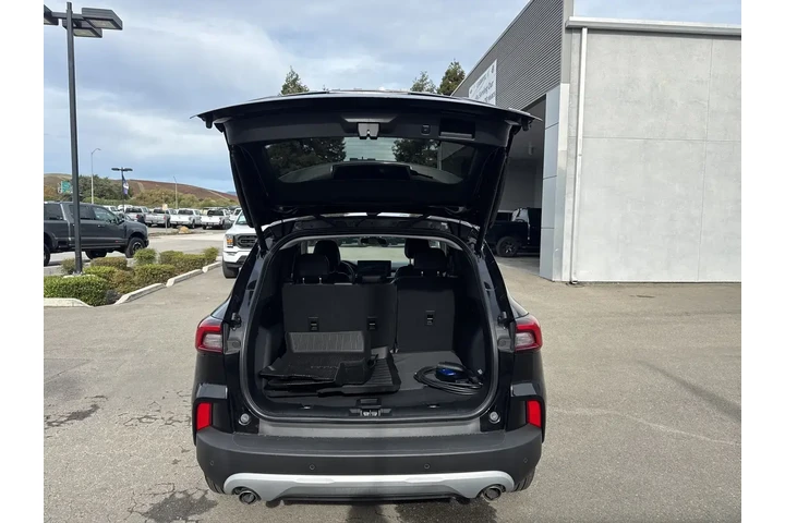 $27950 : Ford Escape Plug-In Hybrid 2 image 7