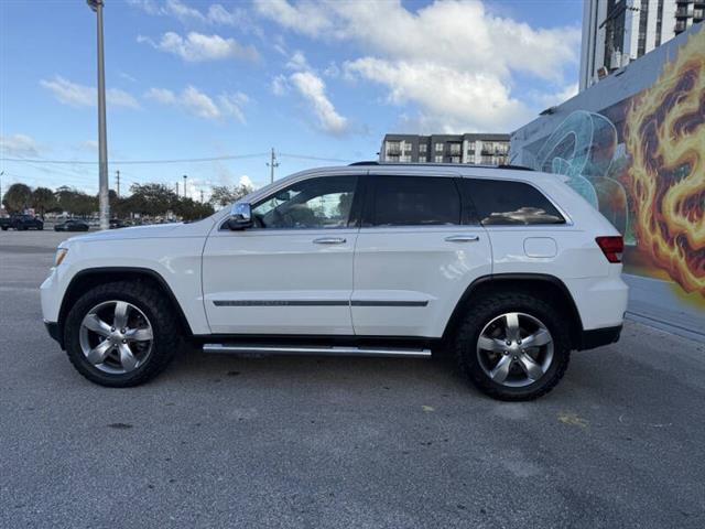 $9977 : 2013 Grand Cherokee Overland image 10