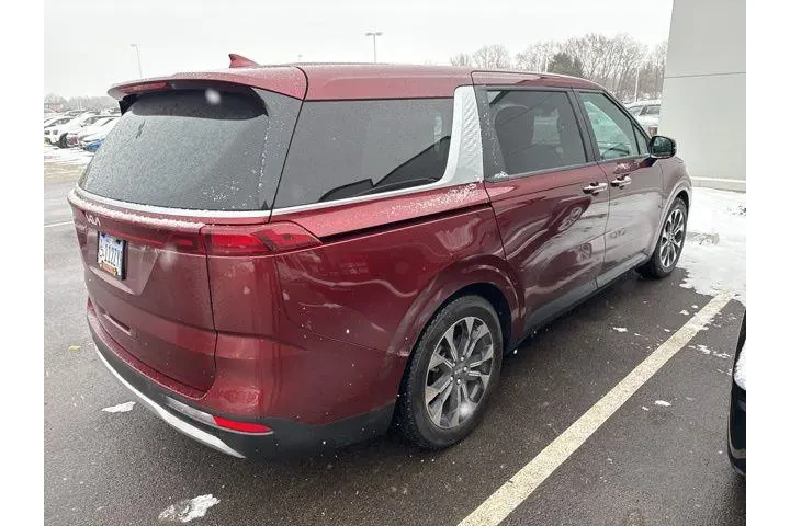 $32978 : Kia Carnival 2023 EX 4dr Min image 3