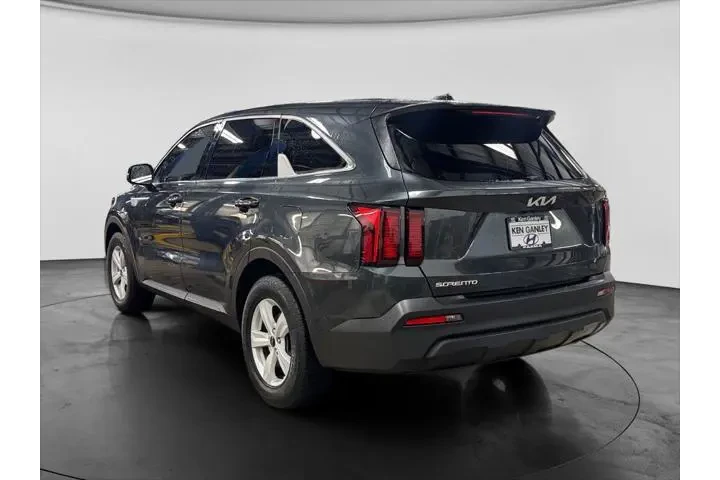 $23482 : Kia Sorento 2023 LX 4dr SUV image 6