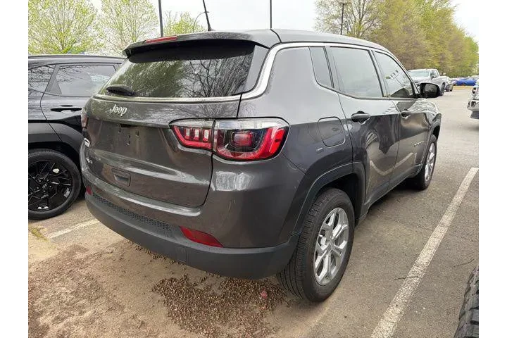 $22522 : Jeep Compass 2024 4x4 Sport image 5